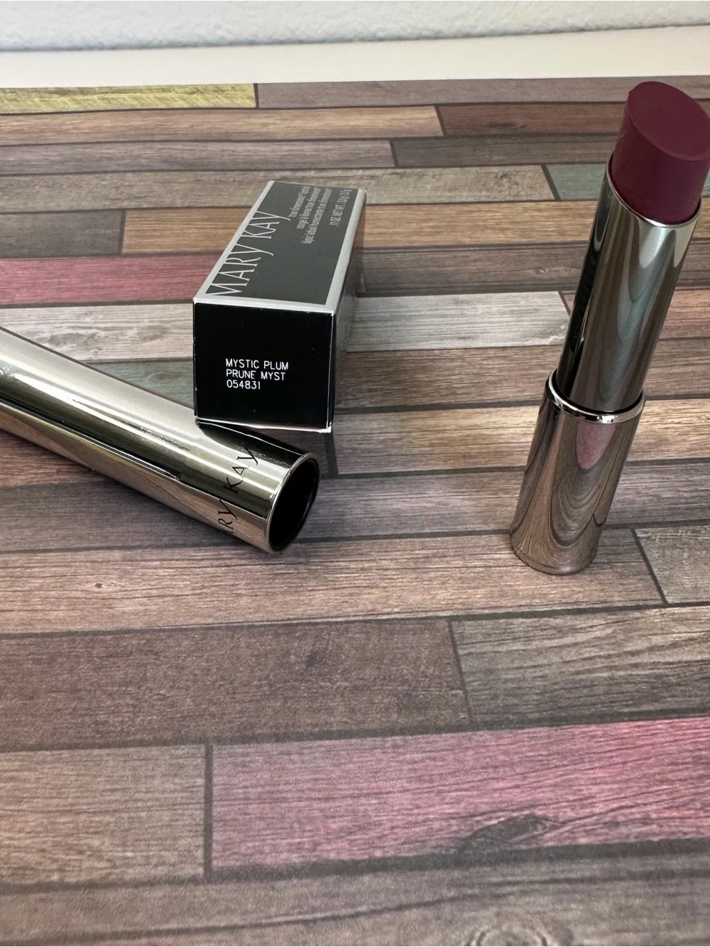 Mary Kay True Dimension Lipstick Mystic Plum NIB